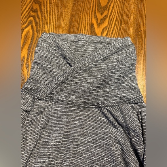 Lululemon Healthy Heart Coco Pique Pullover sweatshirt women’s 6 cowl neck - Picture 10 of 16